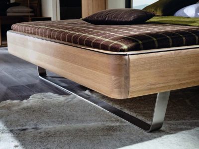Lit design en noyer massif